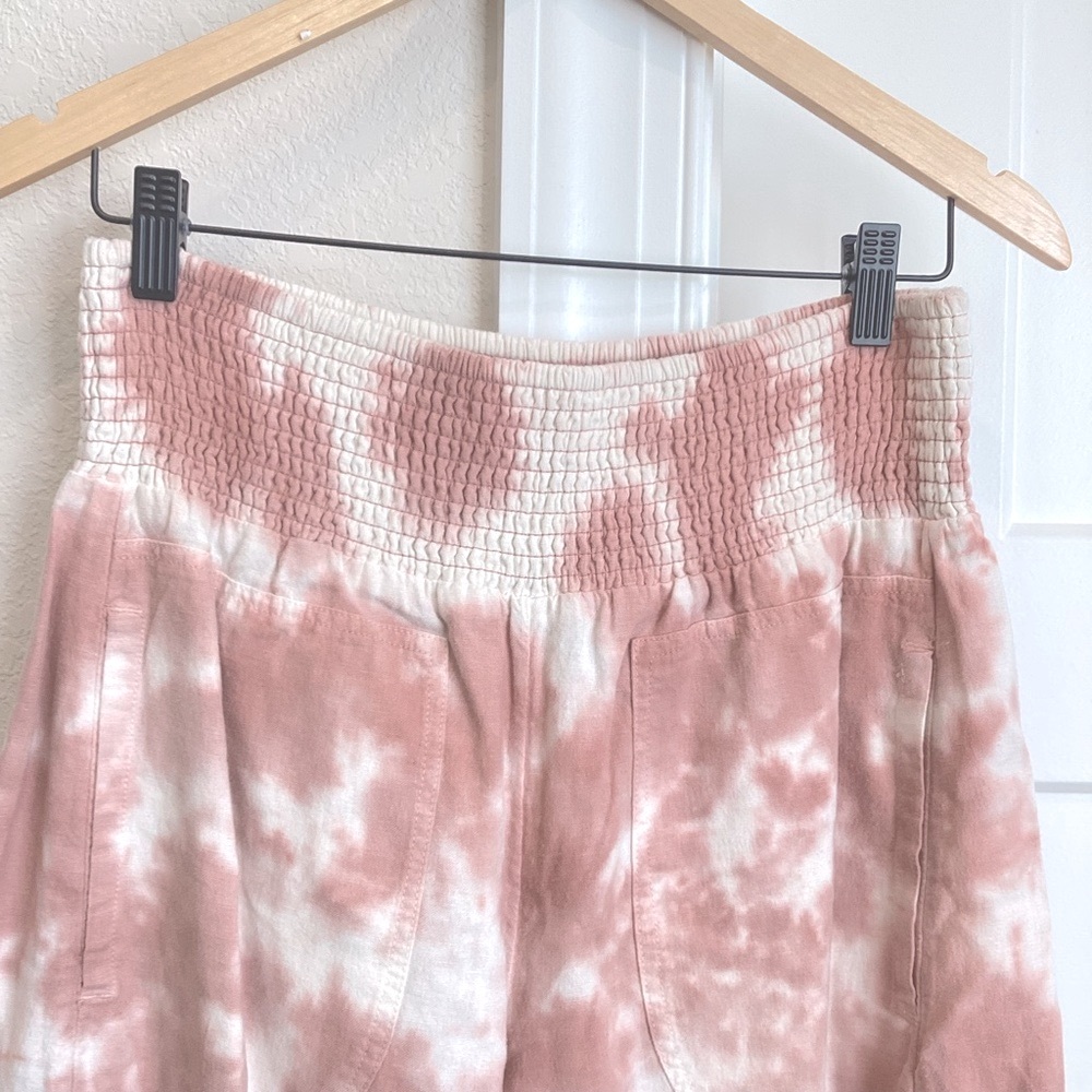❌Sold - Pilcro Reese Smocked Barrel Pull-On Pants Tie-Dye Anthropologie - Picture 9 of 14